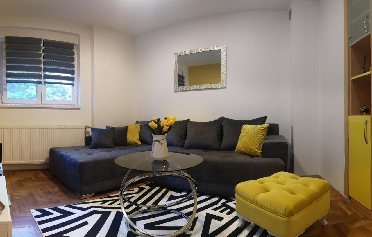 Apartman Sunflower 스렘스카 미트로비차 외부 사진