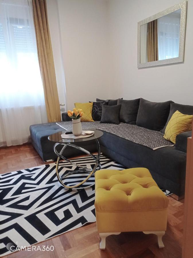 Apartman Sunflower 스렘스카 미트로비차 외부 사진