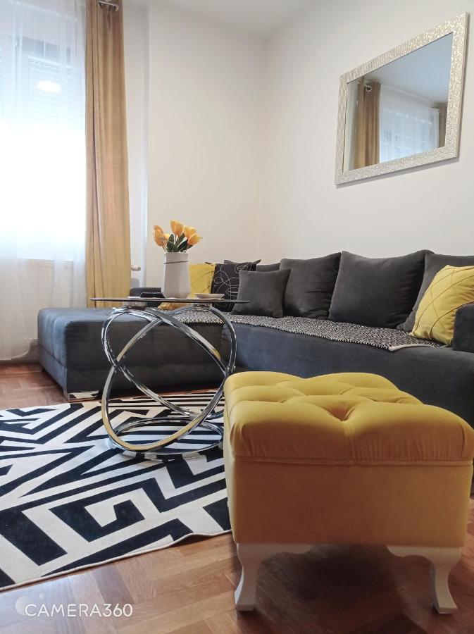 Apartman Sunflower 스렘스카 미트로비차 외부 사진